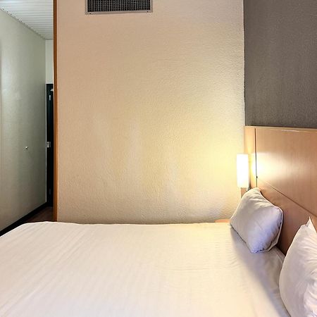 Hotel Ibis Milano Ca' Granda Esterno foto
