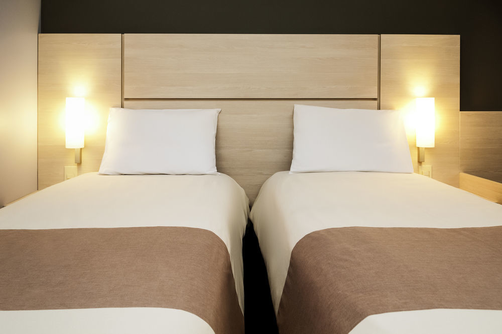 Hotel Ibis Milano Ca' Granda Esterno foto