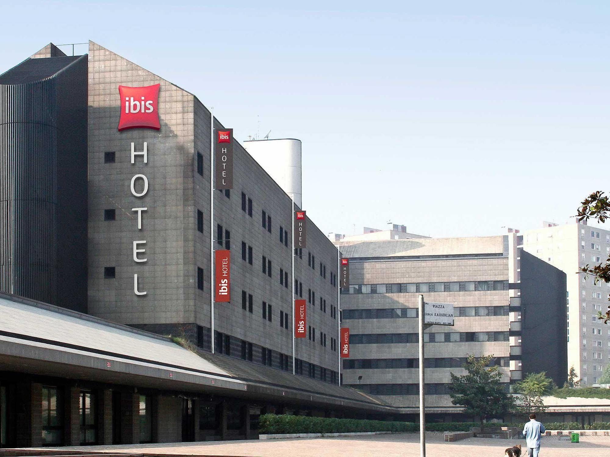 Hotel Ibis Milano Ca' Granda Esterno foto