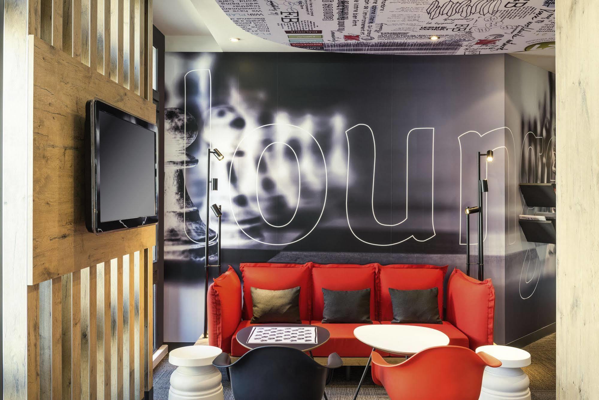 Hotel Ibis Milano Ca' Granda Esterno foto
