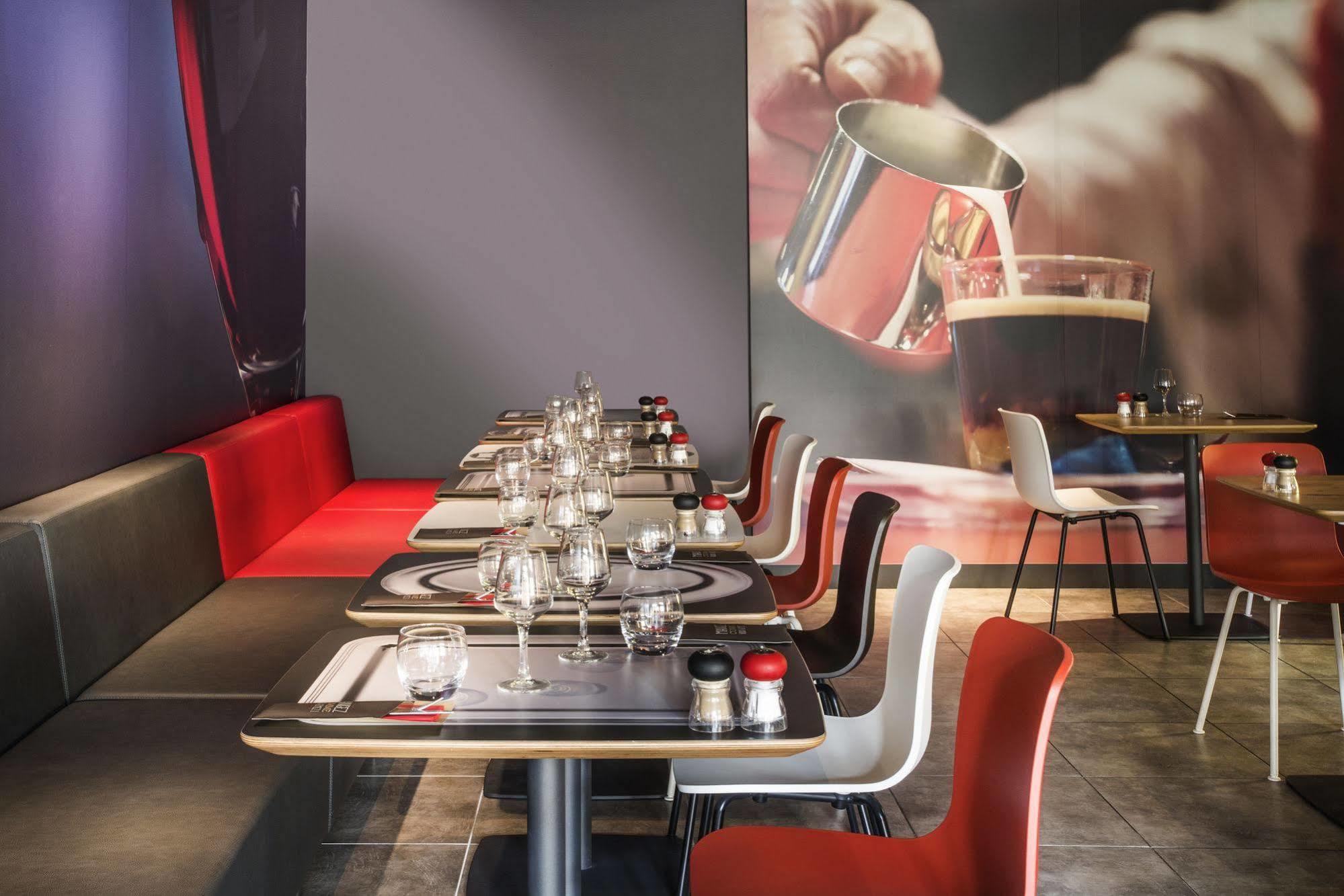 Hotel Ibis Milano Ca' Granda Esterno foto